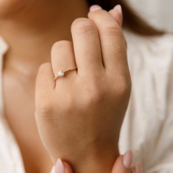 Auksinis žiedas su cirkoniu "Klasika"